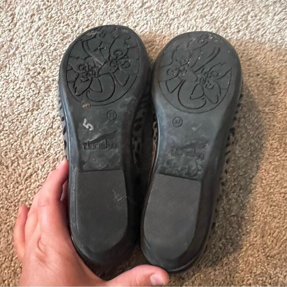 Dansko Oksana Gray Leopard Print Slip On Clog Shoe Women's Size 37 / 6.5 - 7 - Picture 2 of 10